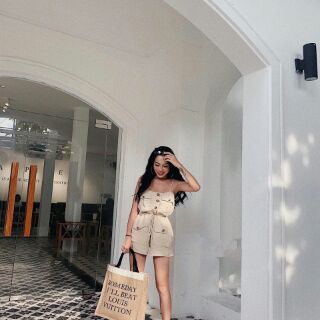 Jumpsuit ngắn hai dây bo eo
