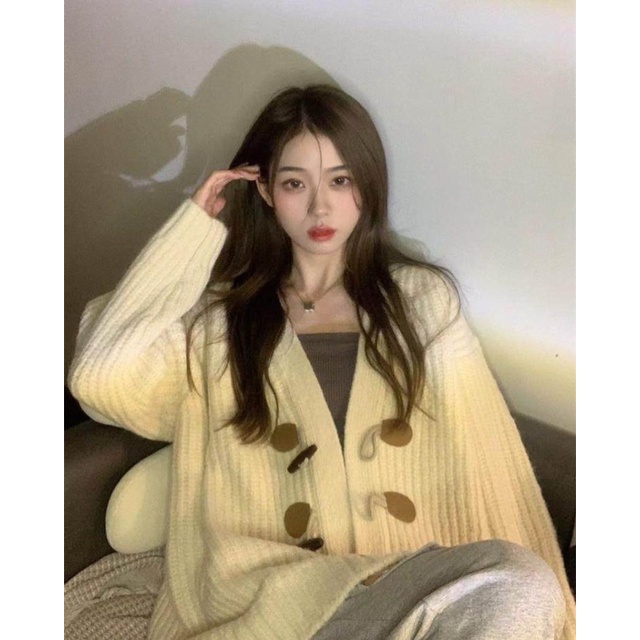 Áo khoác len cardigan màu kem khuy sừng dễ thương Yannie