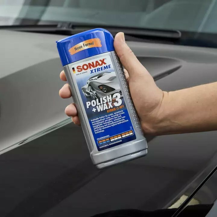 Dung dịch xóa xước, đánh bóng và bảo vệ sơn của xe ô tô tác dụng 3 trong 1, thương hiệu Sonax 202100 - Dung tích 250ml