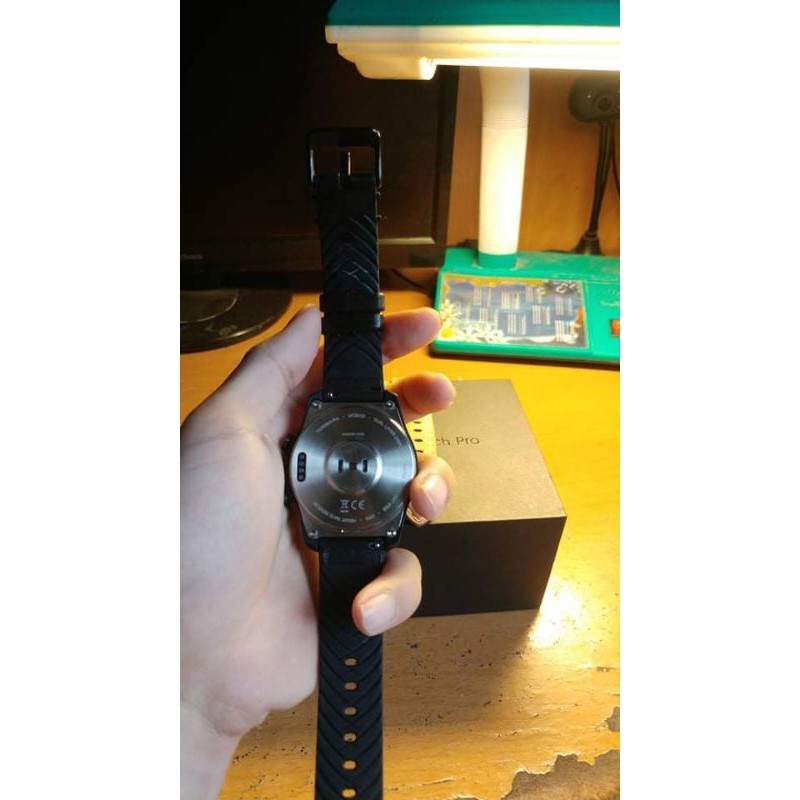 đồng hồ thông minh smartwatch Mobvoi Ticwatch Pro màu đen/bạc đã qua sử dụng