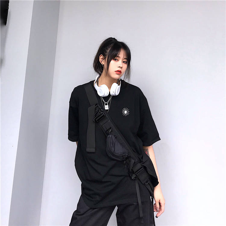 Summer 2021 new Korean version of Harajuku hip-hop bf wind loose short-sleeved Hong Kong-style T-shirt women's top ins