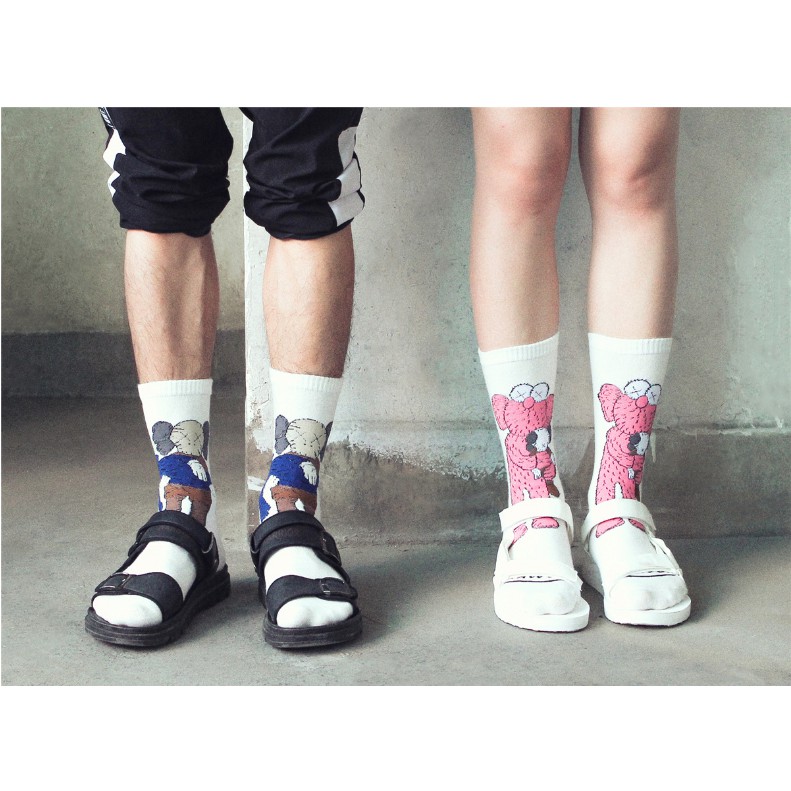 Vớ kaws,tất kaws cao cổ siêu đẹp