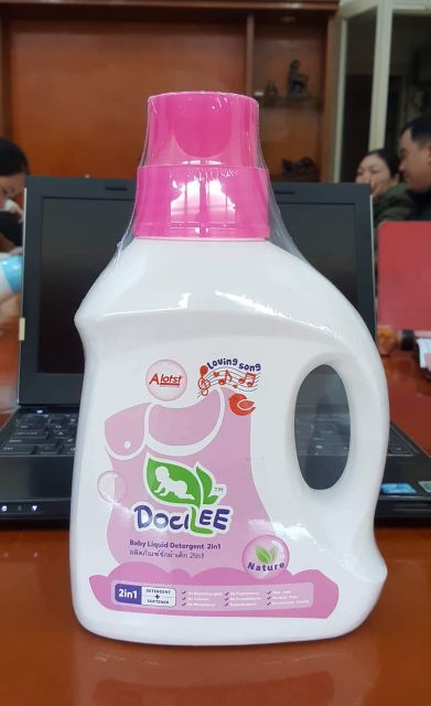 Nước giặt xả Docilee