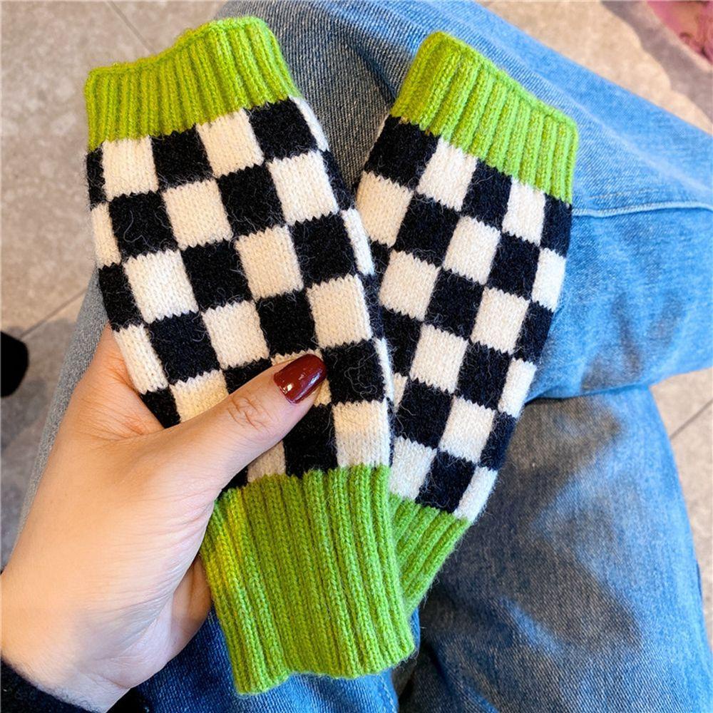 2 Đôi Găng Tay Dệt Kim Hở Ngón Họa Tiết Caro Dễ Thương