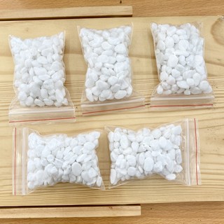 Đá trắng trang trí bể cá