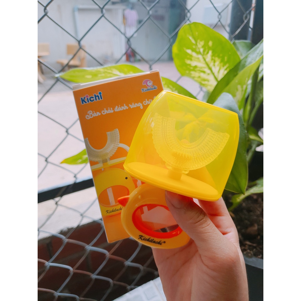 Bàn chải đánh răng cho bé KICHI chữ u chất liệu Silicon chịu được lực cắn, cho bé từ 2 tuổi - 6 tuổi bàn chải kichi gà