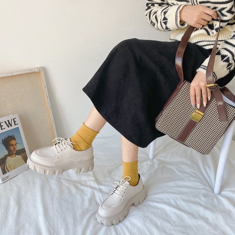 Giày Thể Thao Màu Trơn Buộc Dây Cá Tính Trẻ Trung Phong Cách Hàn Quốc Cho Nữ | BigBuy360 - bigbuy360.vn