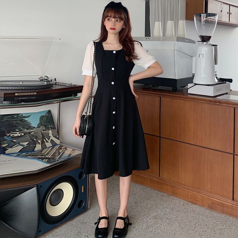 Đầm cổ vuông dáng xoè đính cúc Jameela | BigBuy360 - bigbuy360.vn