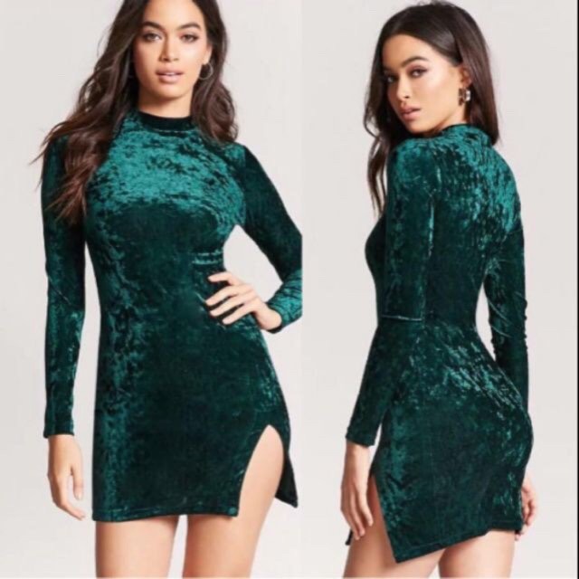 Đầm body nhung cổ lọ