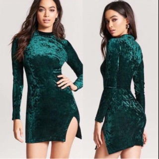 Đầm body nhung cổ lọ