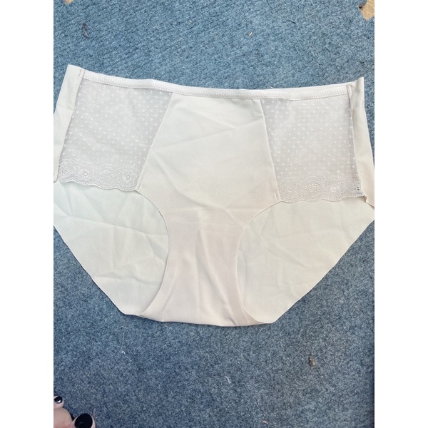 Quần lót không đường may uniqlo