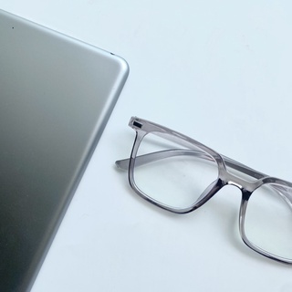 KÍNH NHỰA CỨNG FORM VUÔNG BASIC