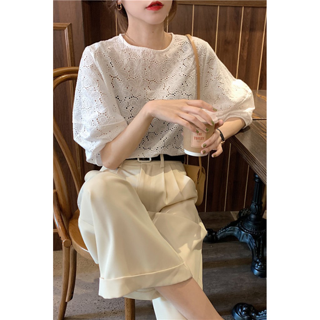 Set áo blouse tay phồng và quần kaki màu kem phong cách hàn quốc