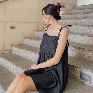| 𝘽𝙇𝘼𝘾𝙆 𝙁𝙍𝙄𝘿𝘼𝙔 | Váy cami hồng - đen Fabric Holic