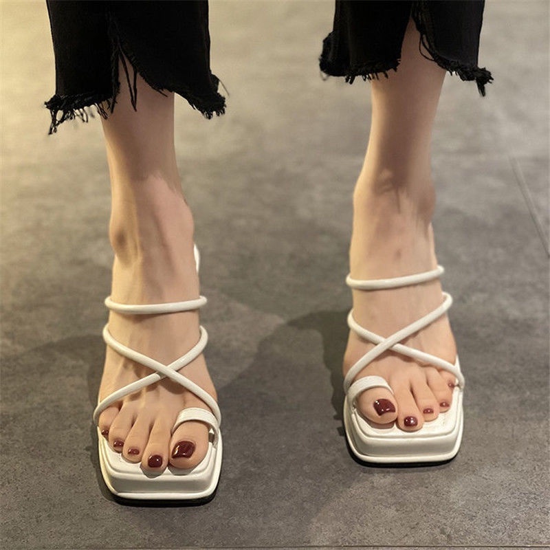 Dép Sandal Đế Dày Dày Dặn Phong Cách Mới Dễ Phối Đồ Cho Nữ