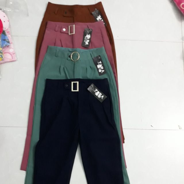 Quần baggy.. cực xịn giá 130k quá rẻ quá đẹp..số lượng còn rất it .nên chế nào ưng ib e ngay nhé bao sịn hàng shop. luôn
