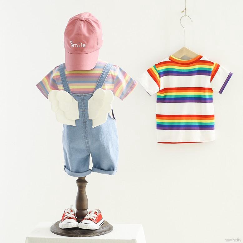 Áo in hình cầu vồng và quần yếm phong cách Hàn Quốc cho bé