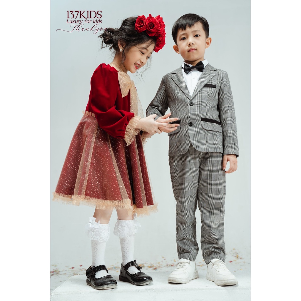 Bộ đồ vest kẻ caro ghi viền túi đen thiết kế cho bé trai đi chơi dự tiệc 137KIDS