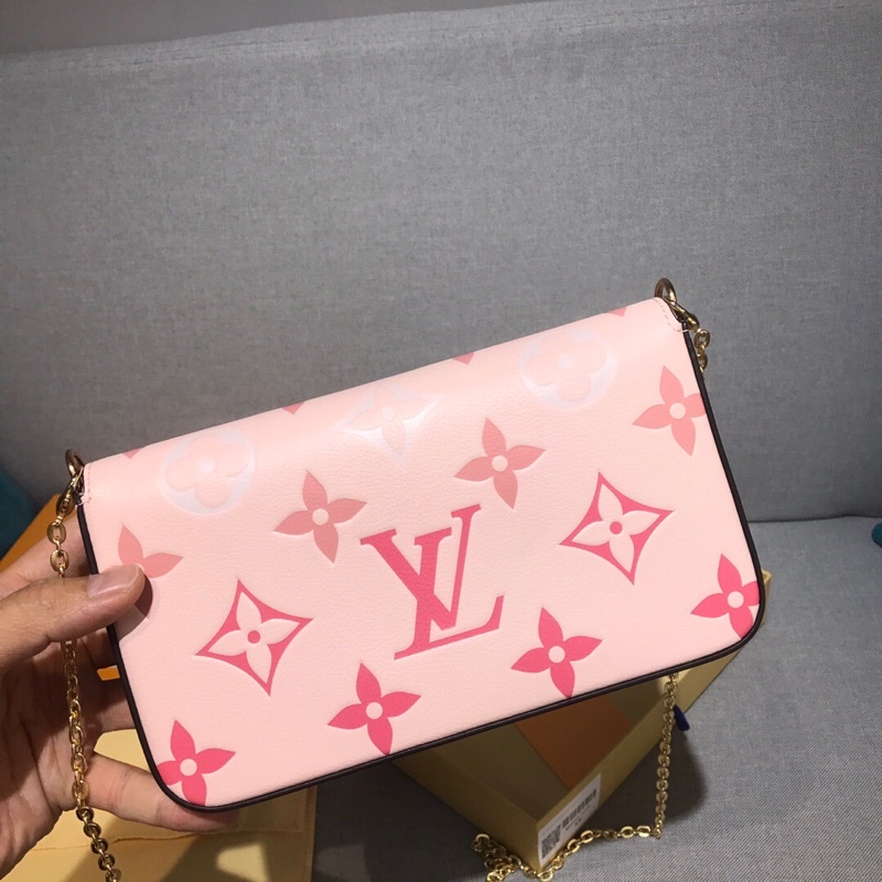 Túi ví đeo chéo LV Louis Vuitton màu hồng pastel họa tiết Monogram hiện đại cao cấp