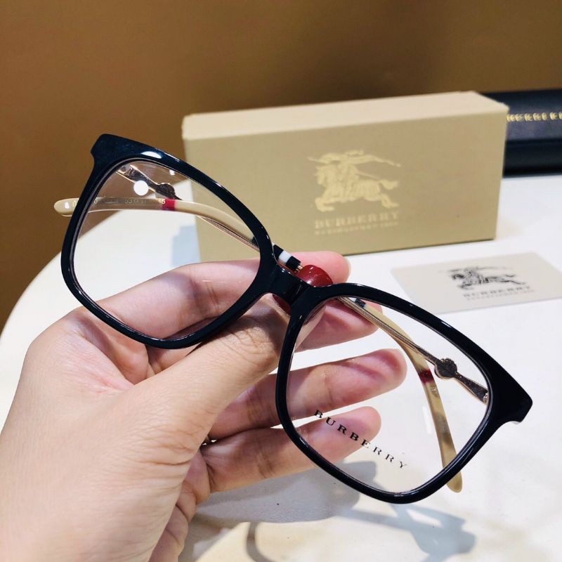 Kính Burberry
