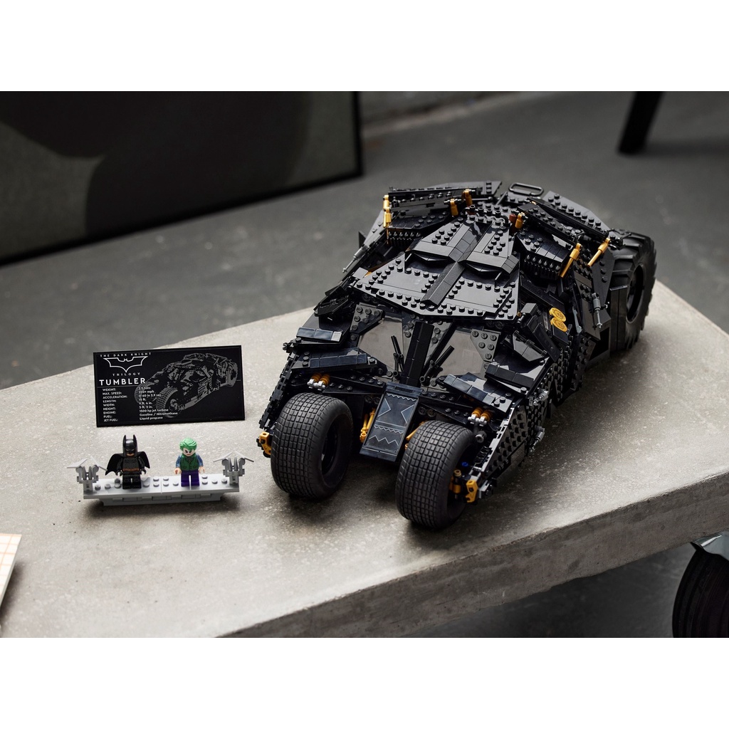 LEGO 76240 - BATMOBILE TUMBLER