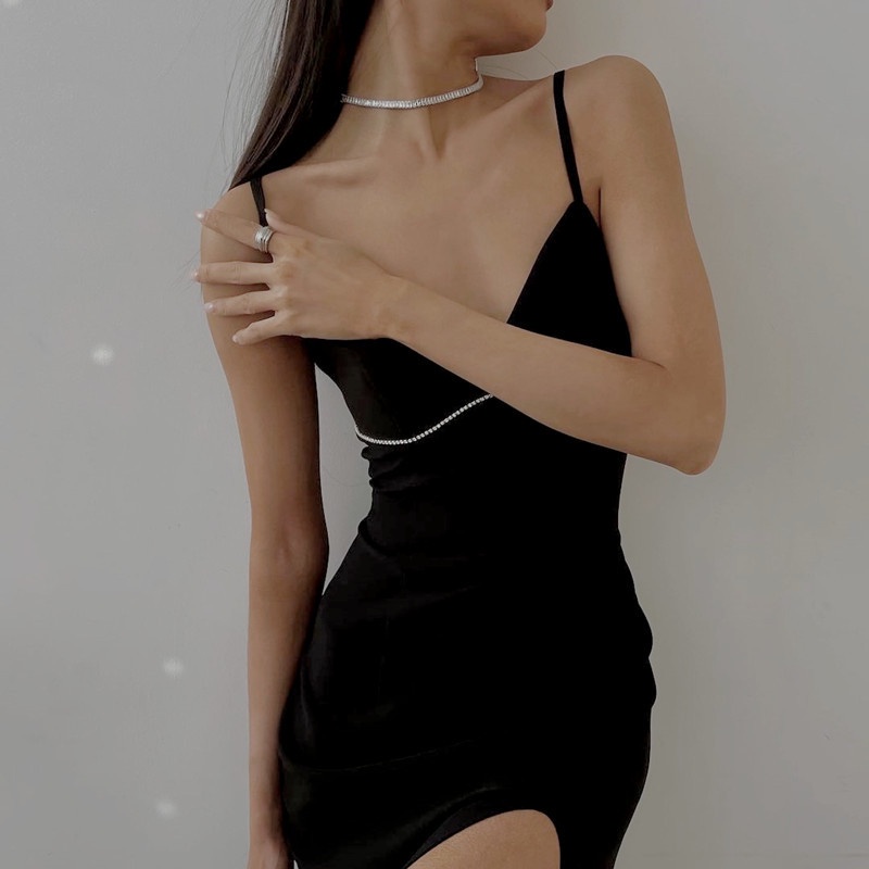 Đầm Hở Lưng Cổ Chữ V Đính Hạt Lấp Lánh Dành Cho Nữ D0310