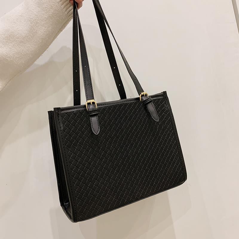 New trendy 2020 large-capacity single-shoulder textured tote bag under sub-arm women bag