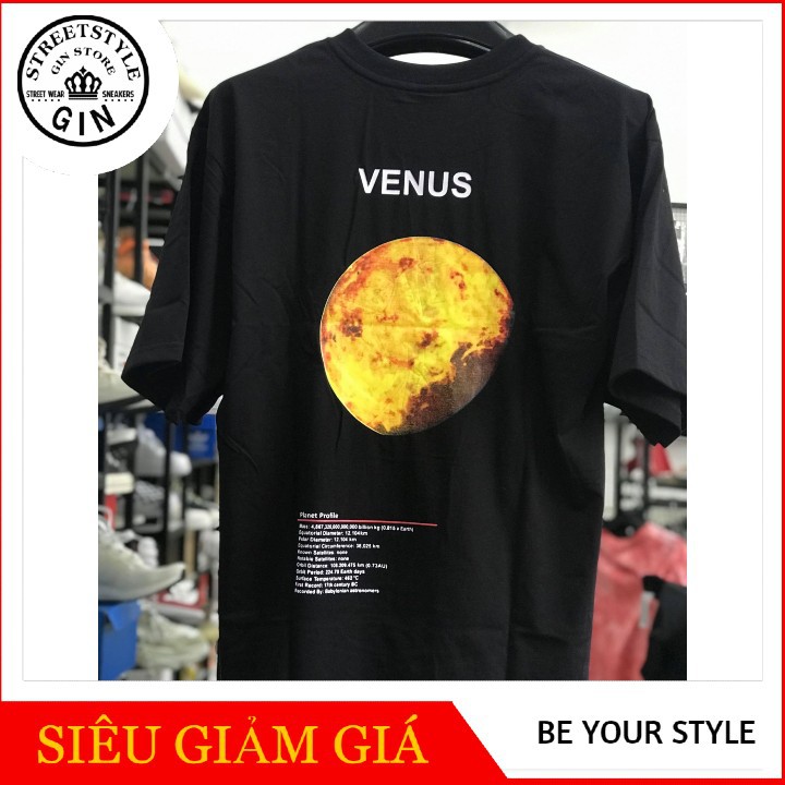 Áo thun in hình moon đen - Gin store