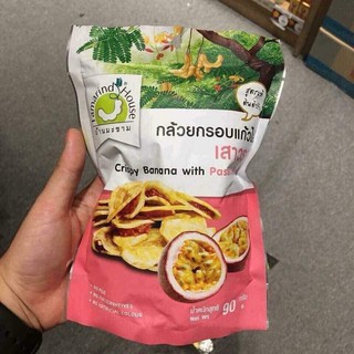 Chuối kẹp chanh leo Thái Lan gói 90g. Hạn dùng 10 tháng.