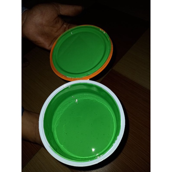 Sơn chậu cảnh màu xanh lá tươi  sơn ngoại thất hộp 1,2kg