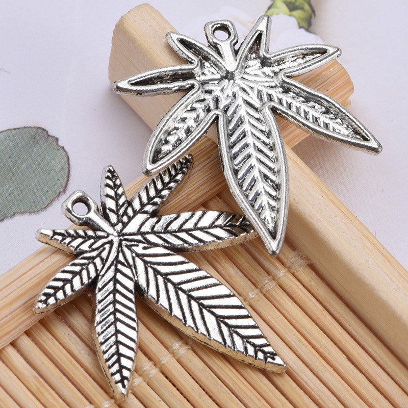 Mặt charm lá phong bản to làm vòng cổ handmade