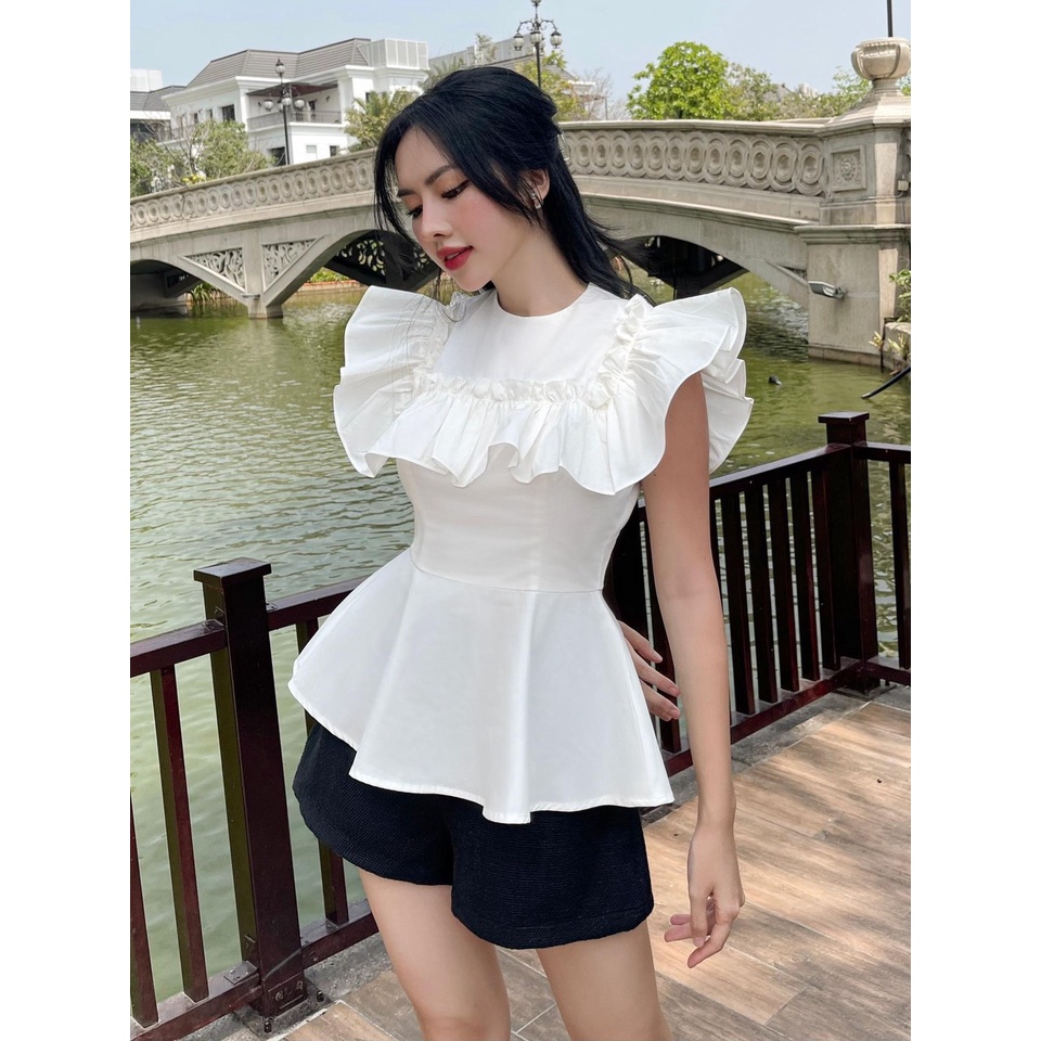 Áo bèo ngực dáng peplum