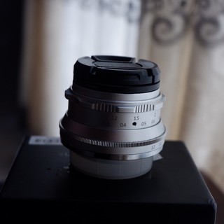 Thanh lí lens 7Artisans 35mm f1.2