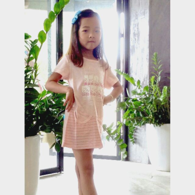 Váy kẻ dáng xuông chữ A