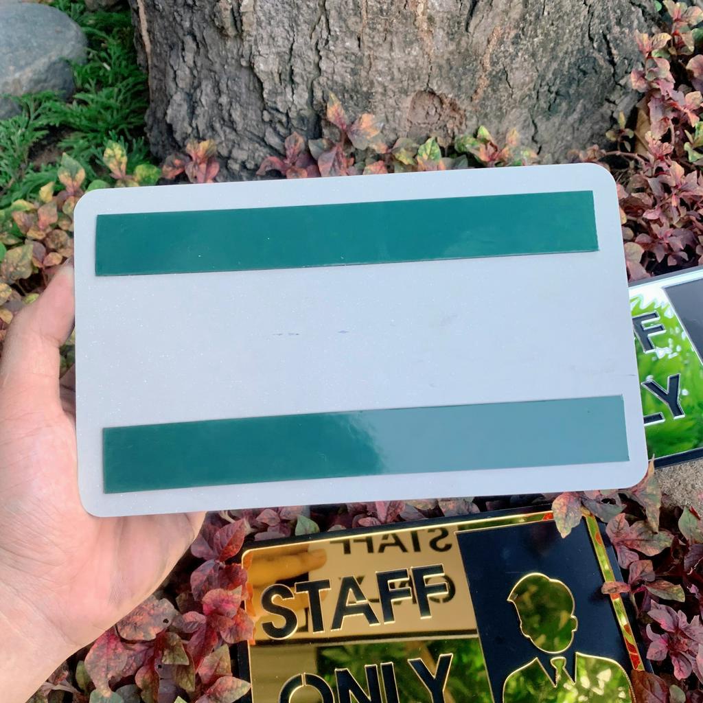 Bảng tên Staff Only - phòng dành cho nhân viên bằng mica cao cấp