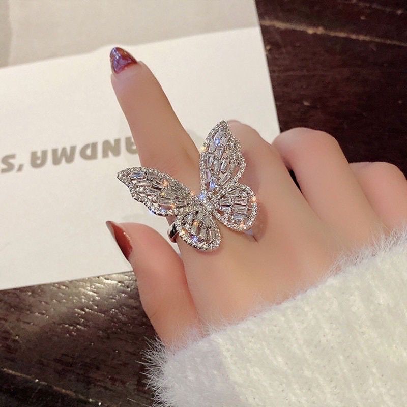 Nhẫn chụp ảnh hình bướm