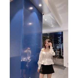 Fetchingroom - Áo trễ vai dài tay chất lụa mát