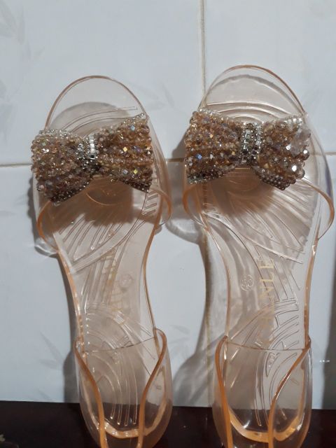 Giày nhựa nơ ziczac vàng | BigBuy360 - bigbuy360.vn