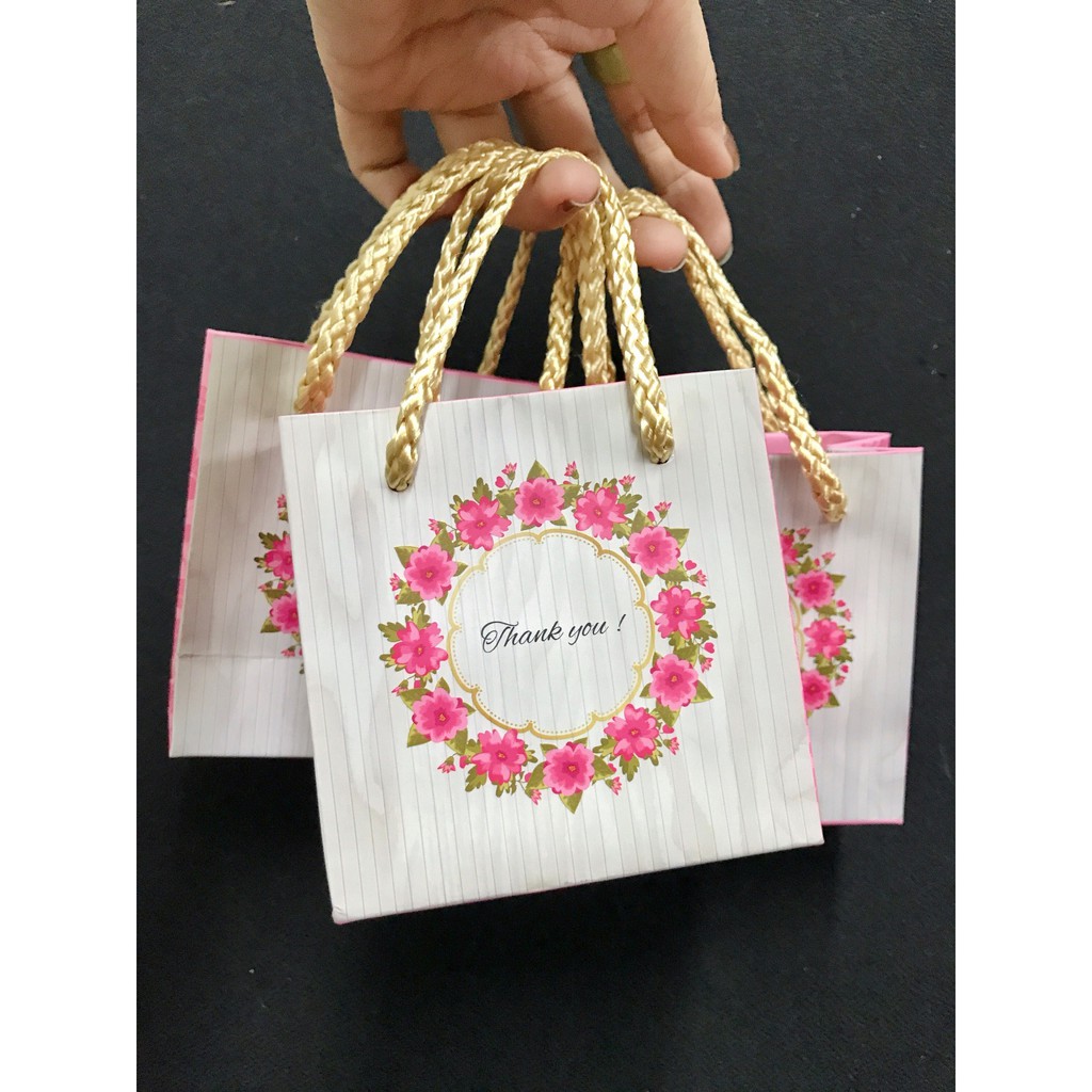 mẫu túi 11 - túi giấy giá siêu rẻ đựng son đựng mỹ phẩm size 9x9x4,5cm | BigBuy360 - bigbuy360.vn