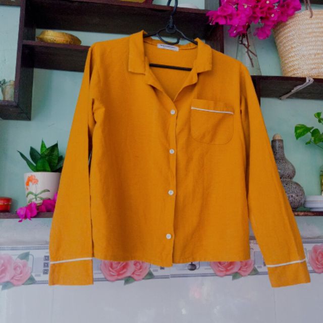 Áo sơ mi hàng secondhand korea màu vàng nghệ siêu đẹp 
Size L