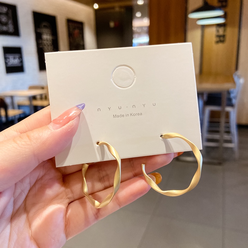 Đôi bông tai thời trang nhiều kiểu dáng tùy chọn