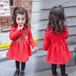 Váy ren nỉ bé gái