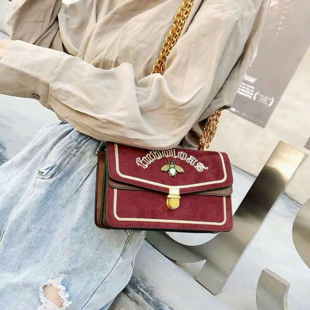 Túi fabulous ong thêu