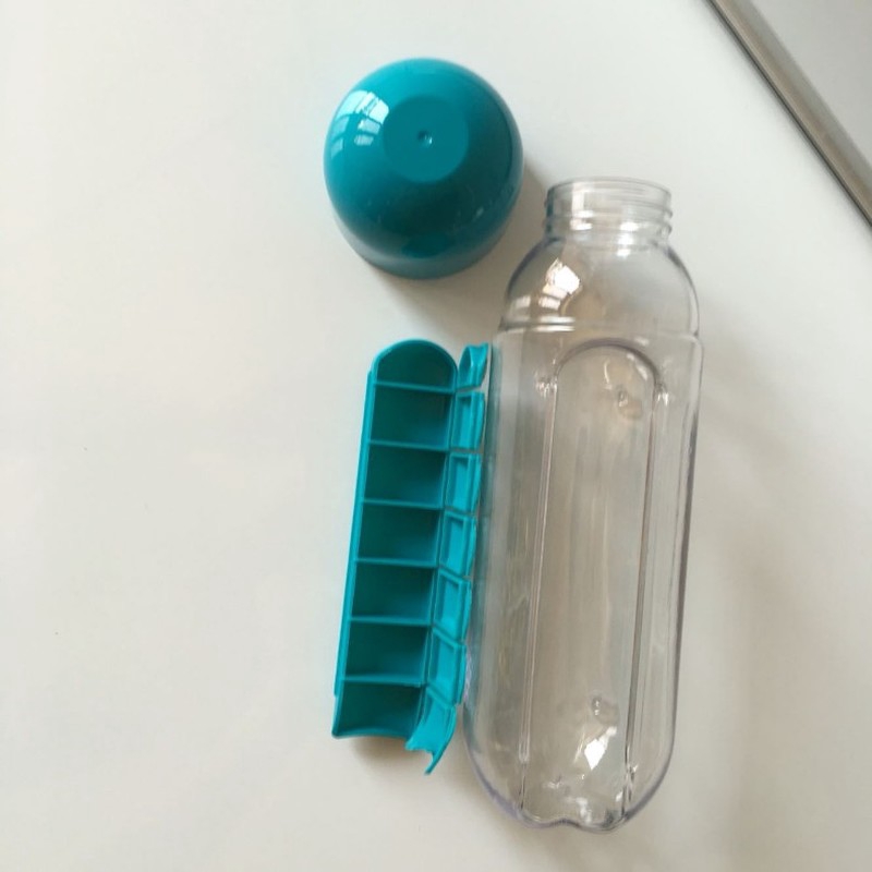 Bình nhựa có ngăn đựng thuốc tiện dụng | BigBuy360 - bigbuy360.vn