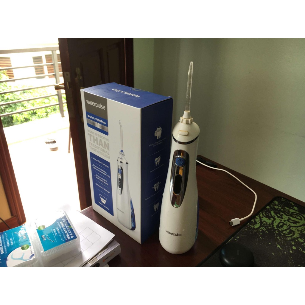 Máy Tăm Nước Cầm Tay WaterPulse V400 Plus loại bỏ những mảng bám, cao răng,