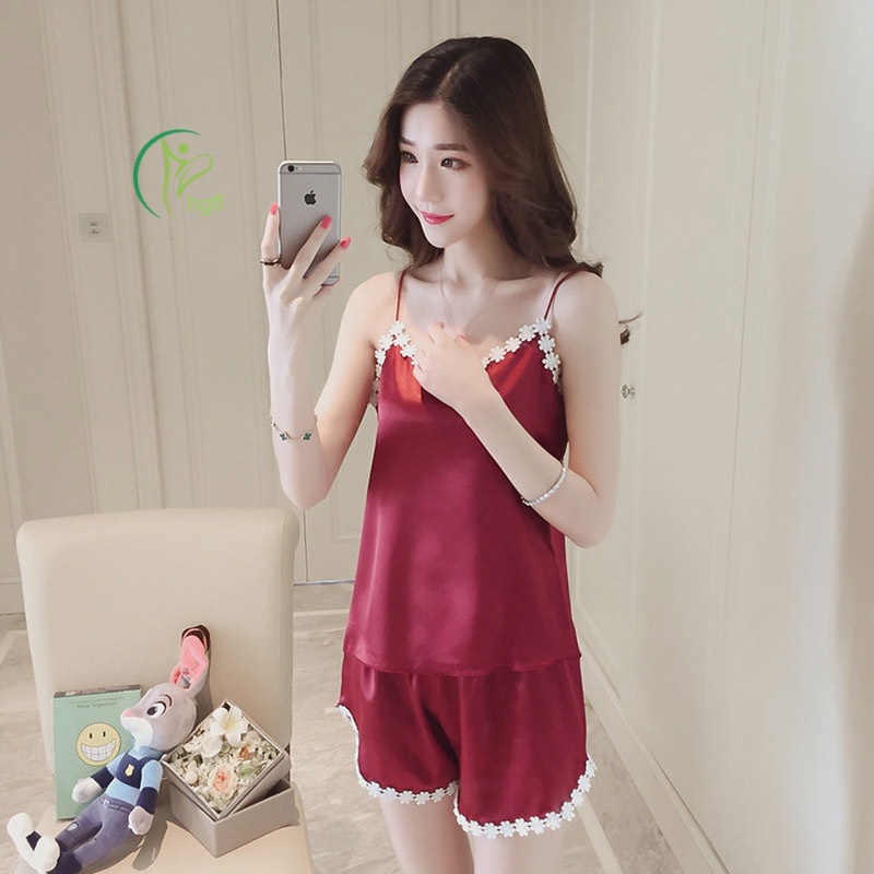 Bộ Đồ Ngủ Áo Hai Dây Và Quần Short Bằng Lụa Mát Phối Ren Hoa Gợi Cảm Thời Trang Mùa Hè Hàng Mới Dành Cho Bạn Nữ