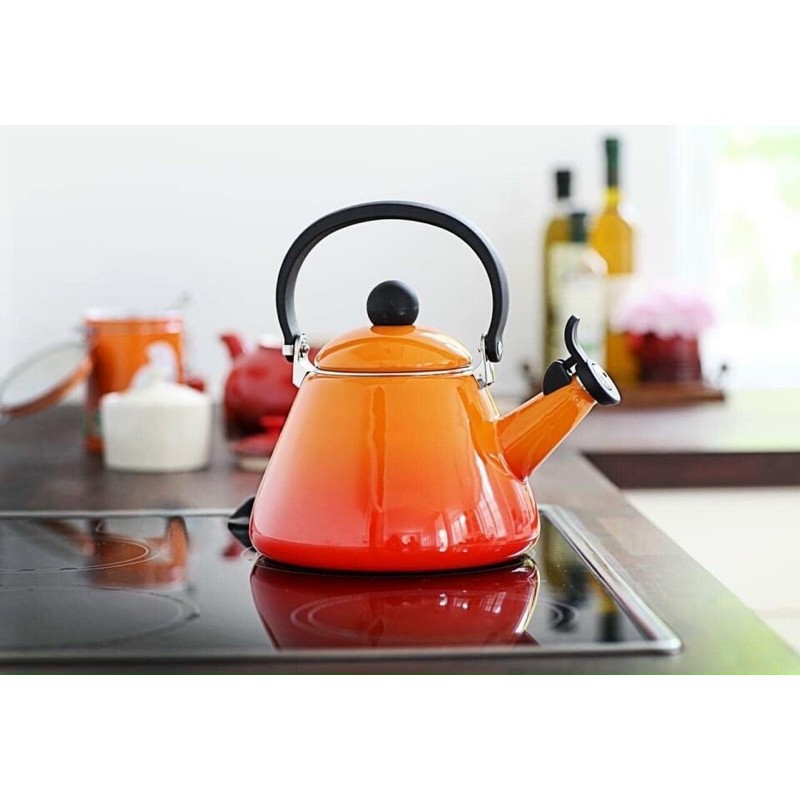 ẤM ĐUN NƯỚC LE CREUSET KONE 1,6L MẦU ĐỎ & MẦU CAM- Hàng chuẩn auth mua tại Đức