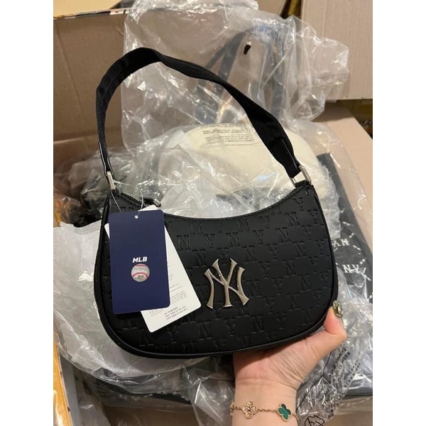 Túi Kẹp Nách MLB Monogram Ẩn Hai Màu