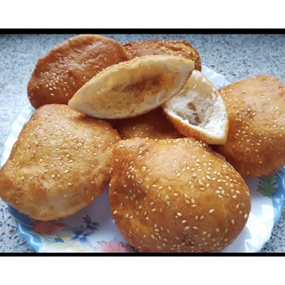 Set làm bánh tiêu bao gồm: Bột, men, mè, vani đủ làm