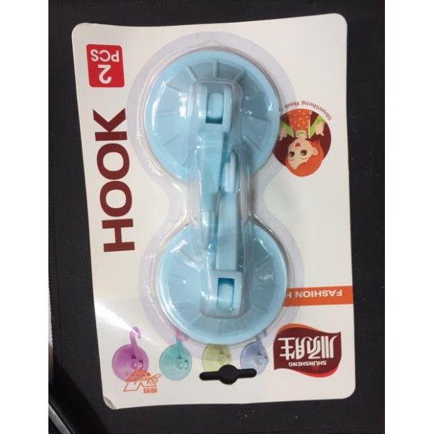Móc hút kính vỉ 2 cái ( mẫu ngẫu nhiên)